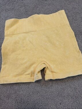 Yellow High-Waist Butt Scrunch Seamless Bike Active Shorts Women Size Small